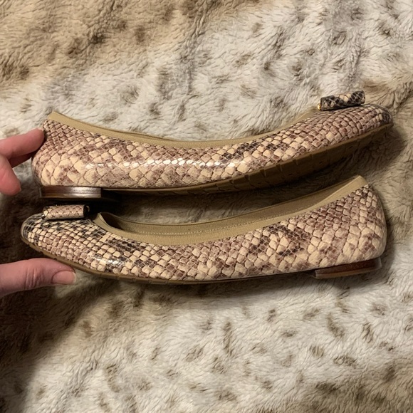 COPY - EUC Kate Spade snakeskin print flats size 10 - Picture 6 of 8